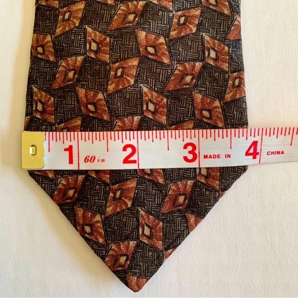 Bugatti. 100% Italian Silk Necktie. Brown and Orange diamond pattern on … - Picture 4 of 6